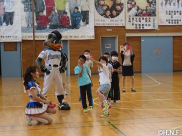 香深井小学校訪問