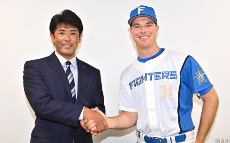 稲葉GM・ジェームス・マーベル投手