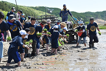 田植え5月25日(土)01