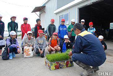 上厚真小学校食育授業・学校給食01