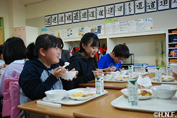 上厚真小学校食育授業・学校給食06