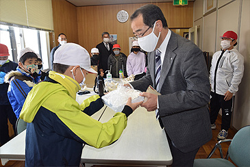 上厚真小学校食育授業10月29日(木)03