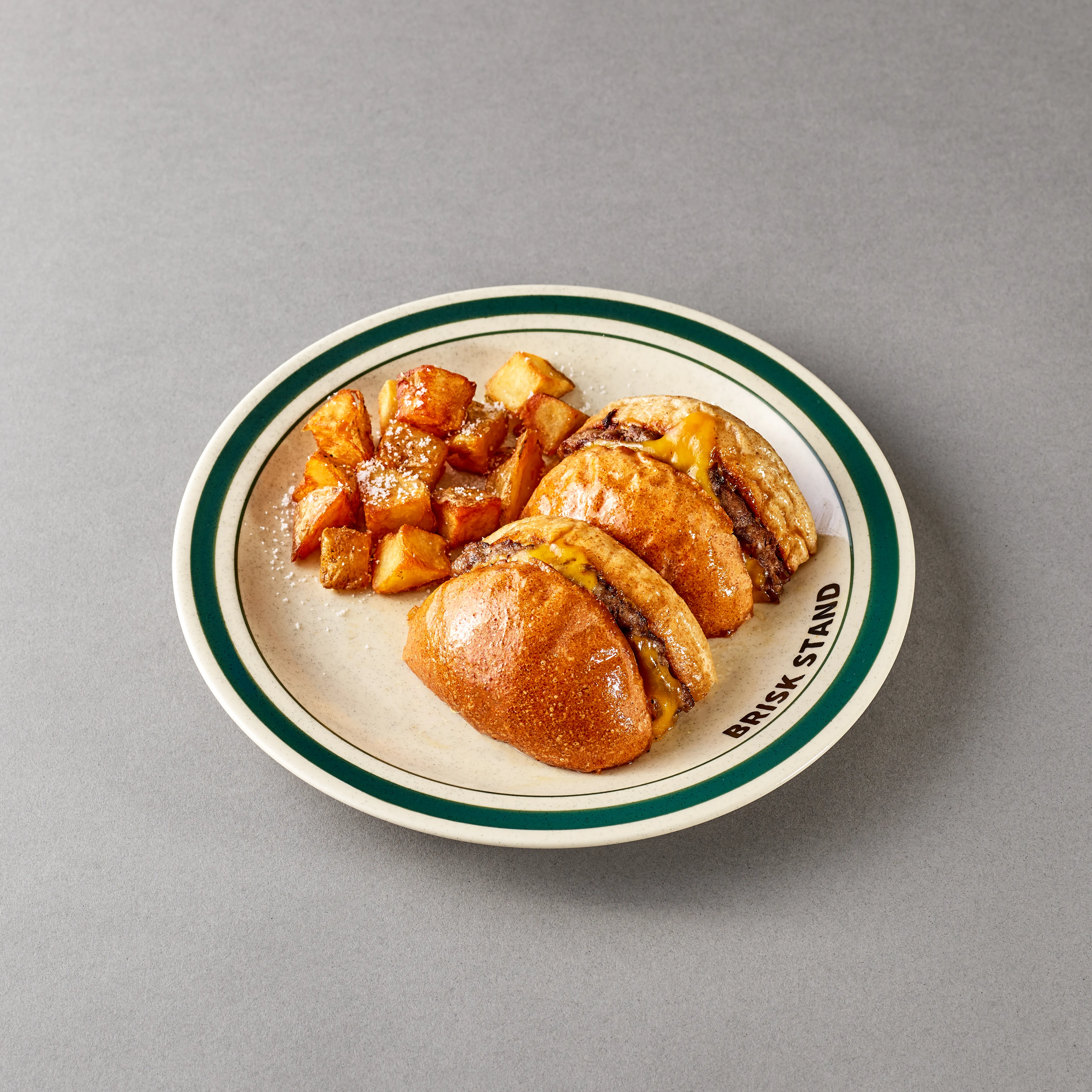 北海道ビーフのプレミアムチーズバーガー