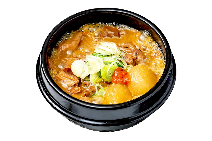 横浜で1日300杯売れる もつ煮込み(並)