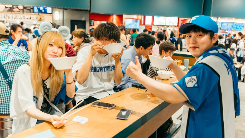 「七つ星横丁」で観戦の余韻を楽しむ