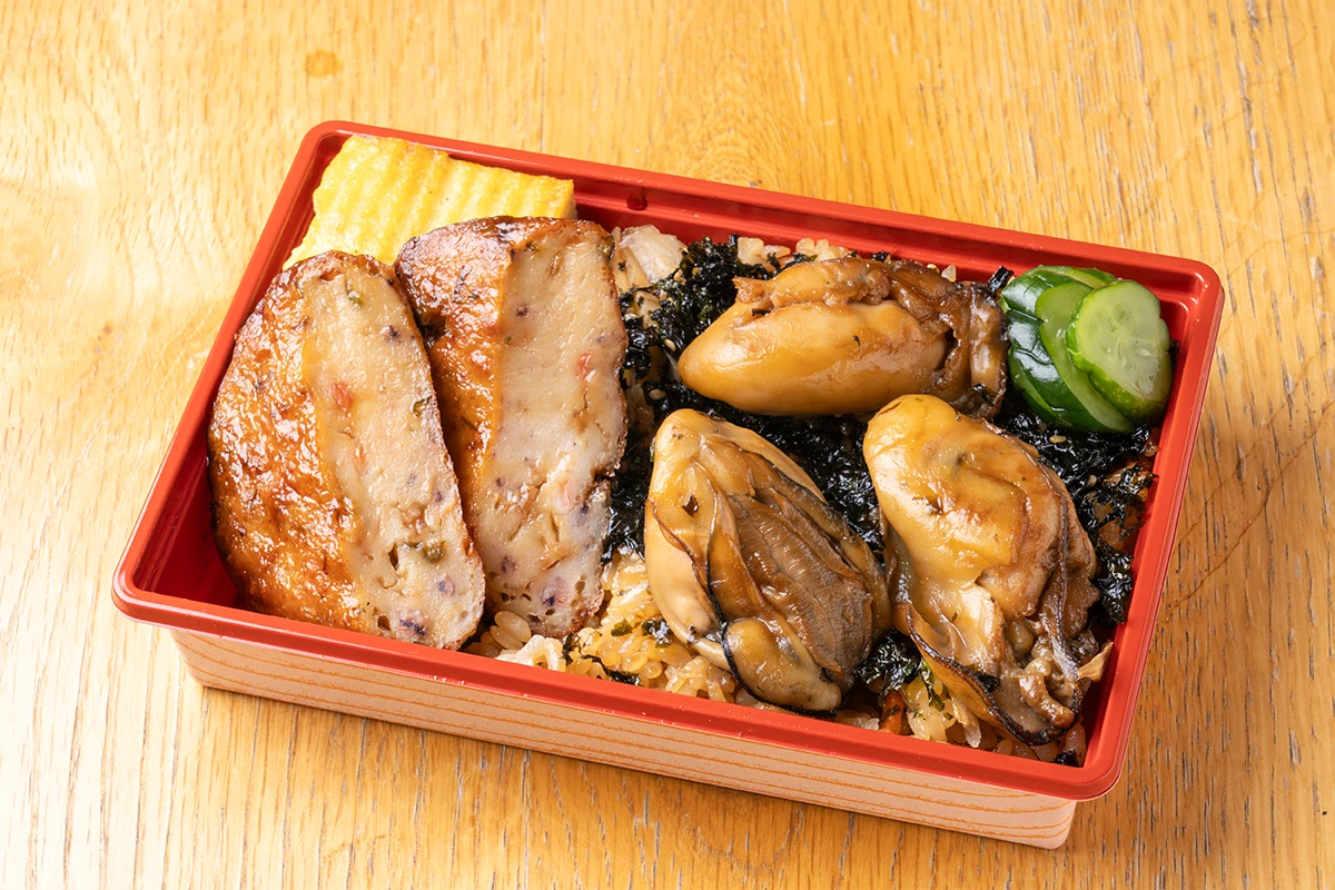牡蠣飯とイカメンチ弁当