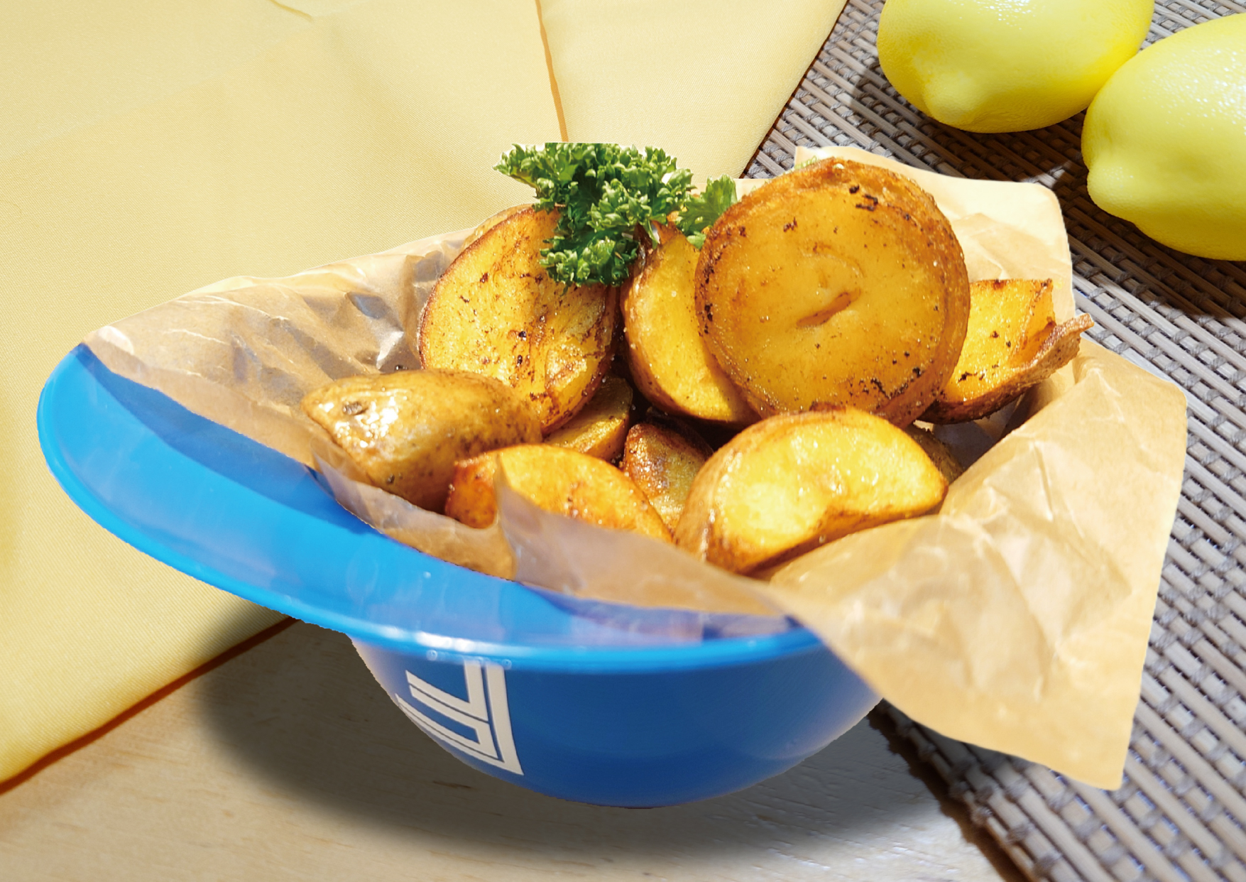 ヘルメットメガ盛りじゃがフライ