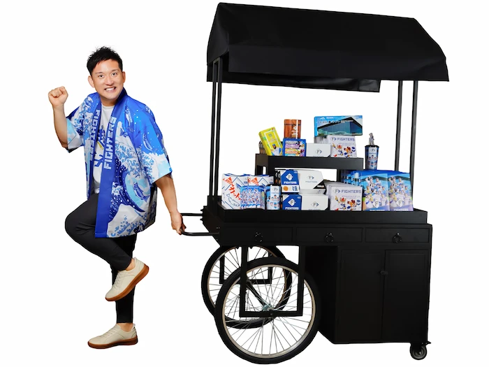 杉谷拳士さんと移動式ワゴン