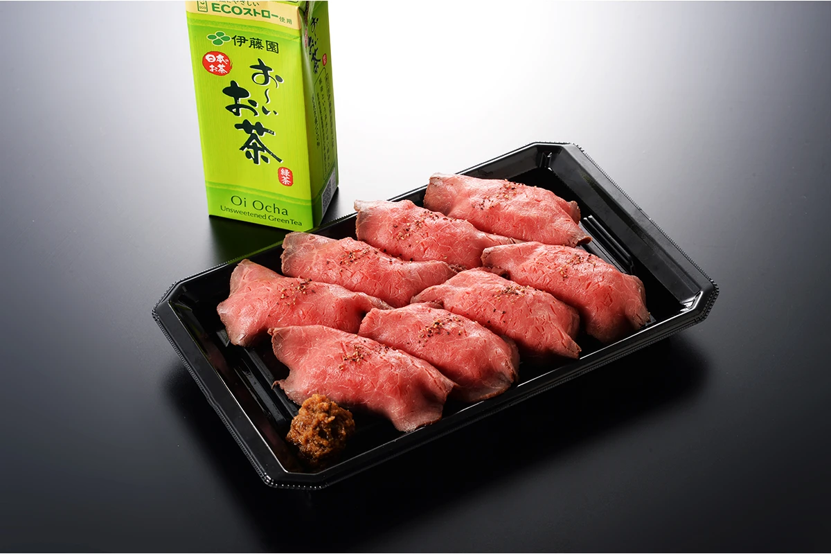 道産牛の肉寿司８貫（お茶付）