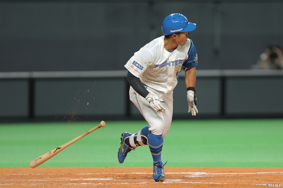 3回裏、二塁打を放つ今川選手