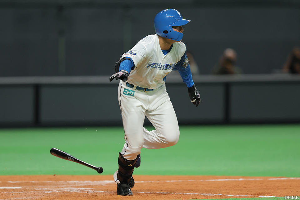 7回裏、適時打を放つ清宮選手