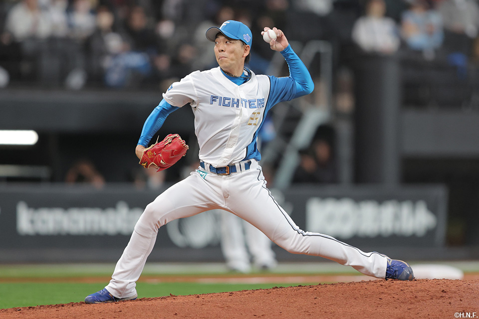 6回、二番手の宮西投手01