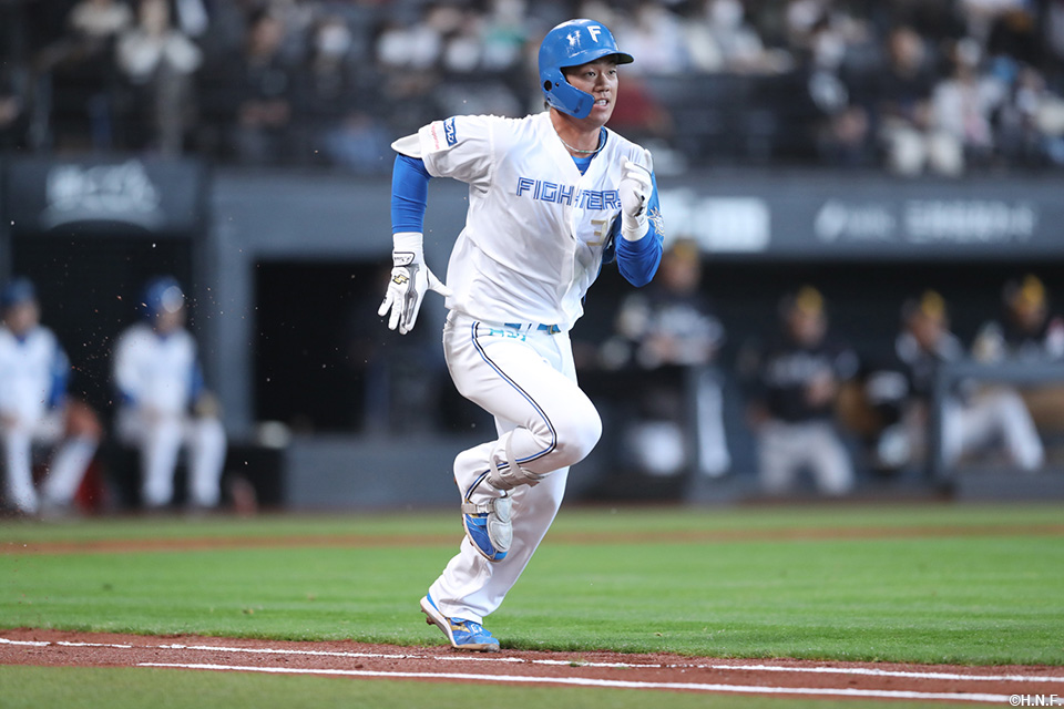 2回裏、移籍後ホーム初出場の福田光選手02