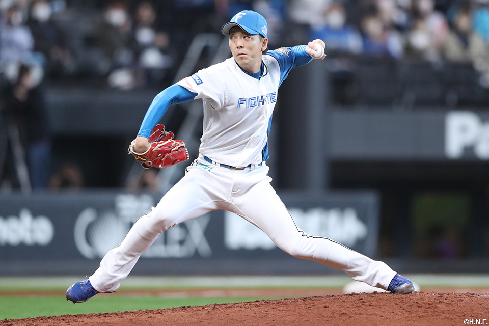 8回、四番手の宮西投手01