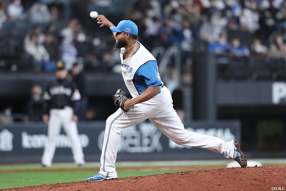 9回、五番手のロドリゲス投手