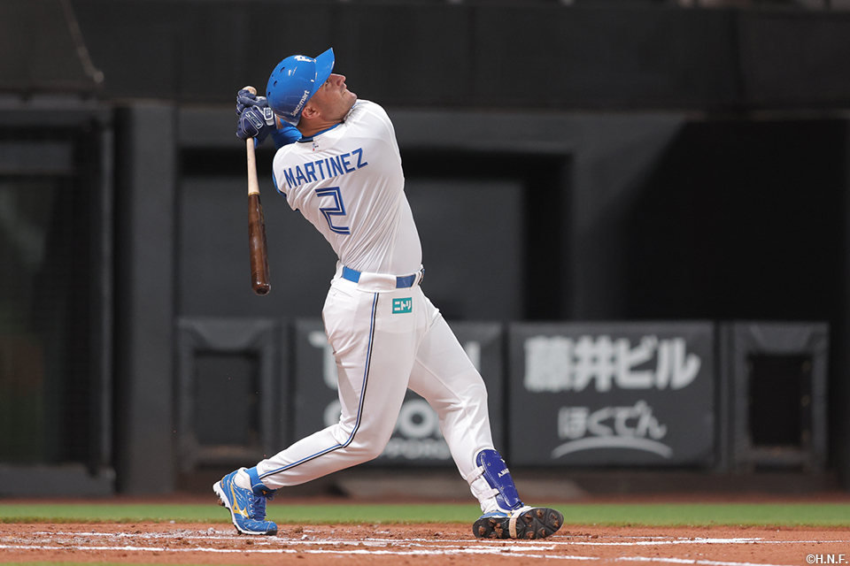 2回裏、入団初打席のマルティネス選手04
