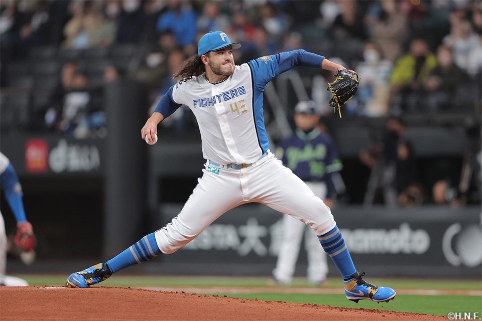 先発のポンセ投手