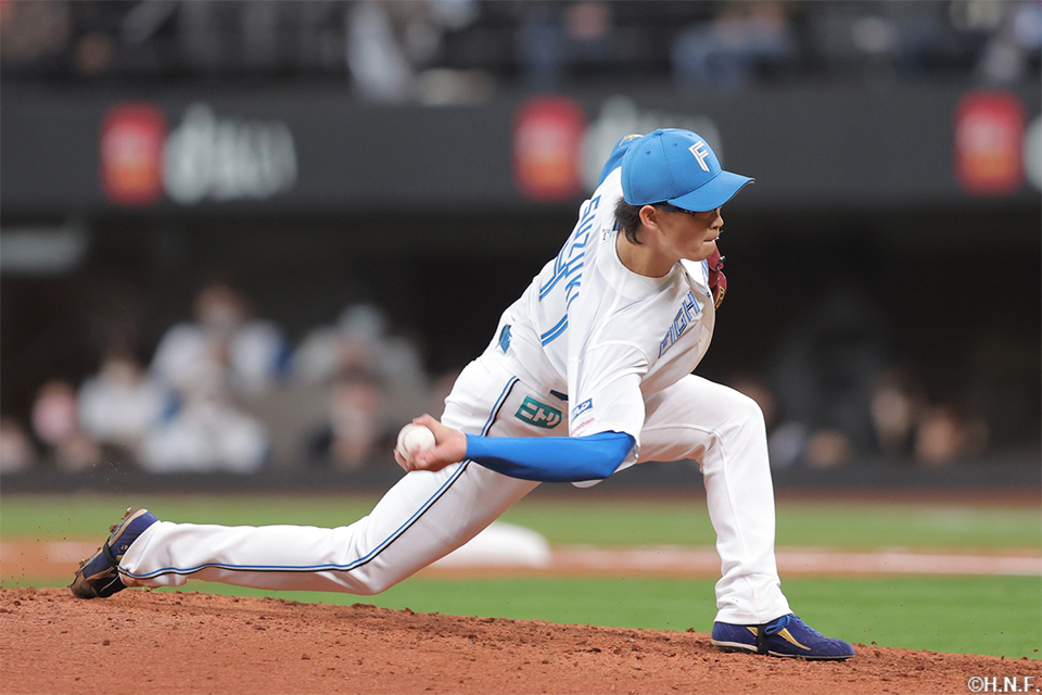 6回、二番手の鈴木投手