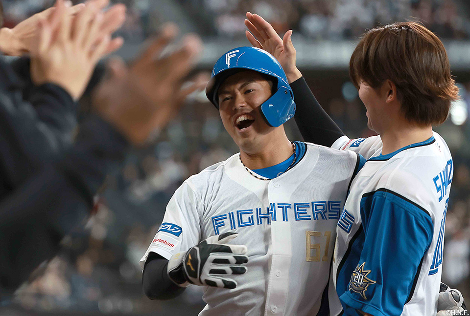 7回裏、レフトへ勝ち越しの適時打を放った今川選手04