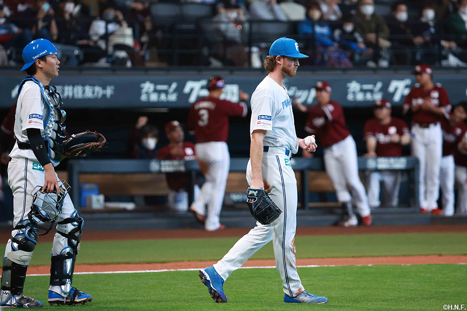 7回表、勝ち越しを許したメネズ投手