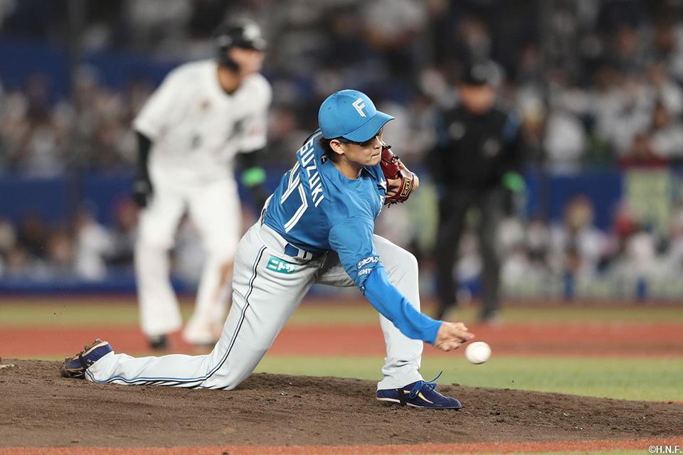 4回、二番手の鈴木投手