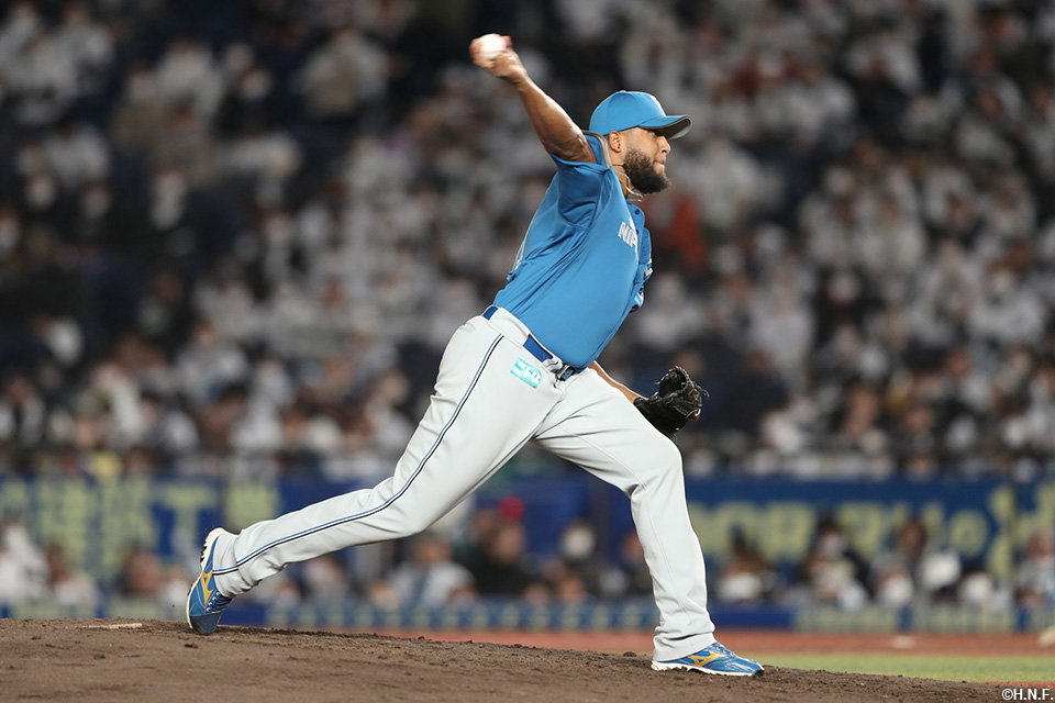 7回、三番手のロドリゲス投手