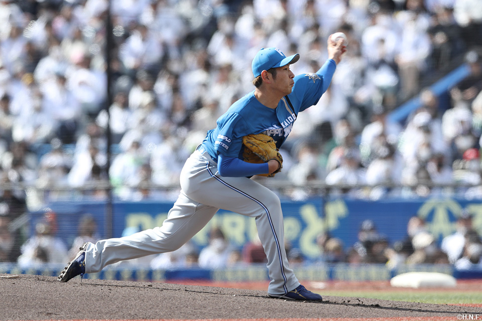 先発の加藤貴投手01