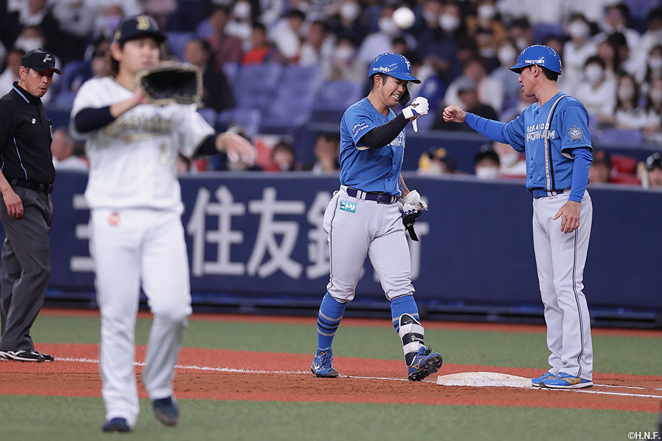 6回表、ピッチャーへヒットを放った今川選手