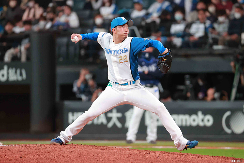 8回、三番手の井口投手