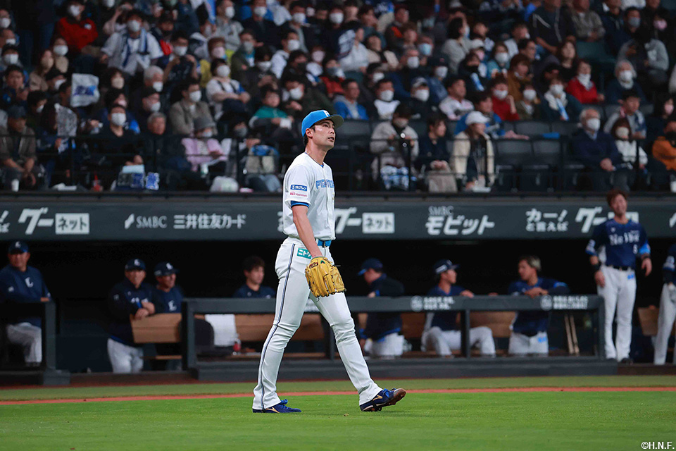 2回表、失点を許した上原投手