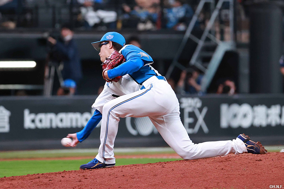 5回、二番手の鈴木投手