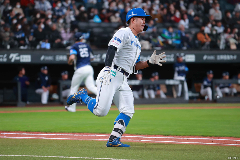 8回裏、代打でヒットを放った今川選手