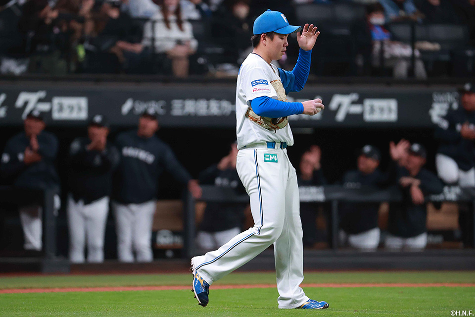 4回表、失点を許した金村投手