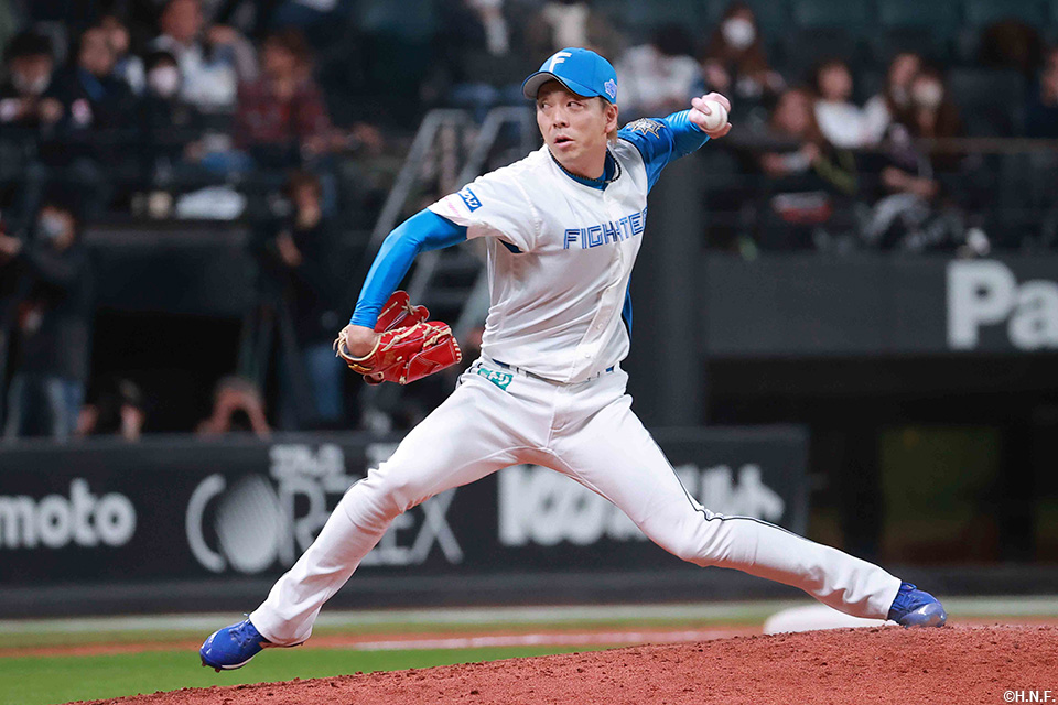 8回、三番手の宮西投手01