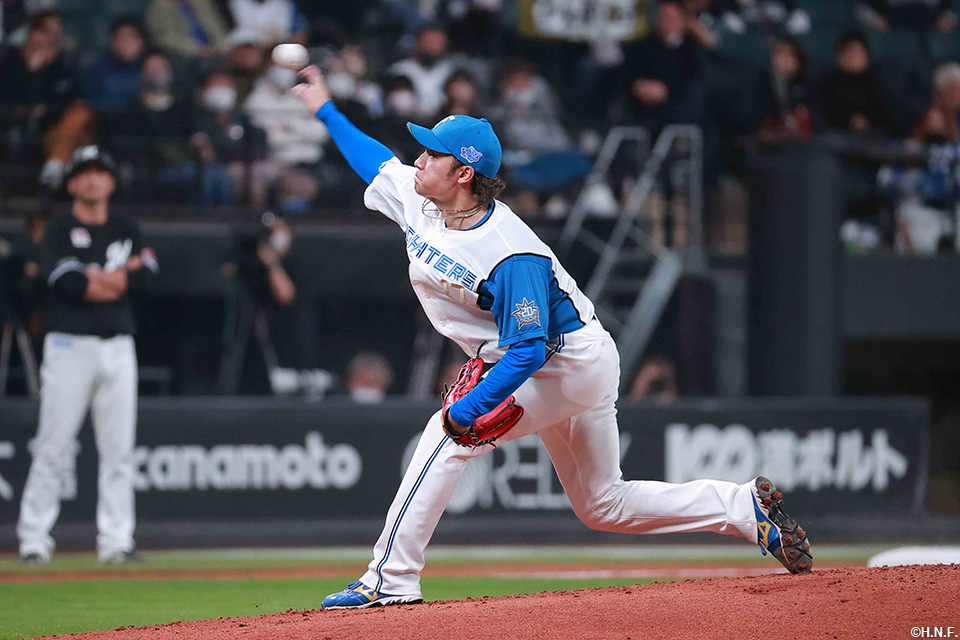 先発の伊藤投手01