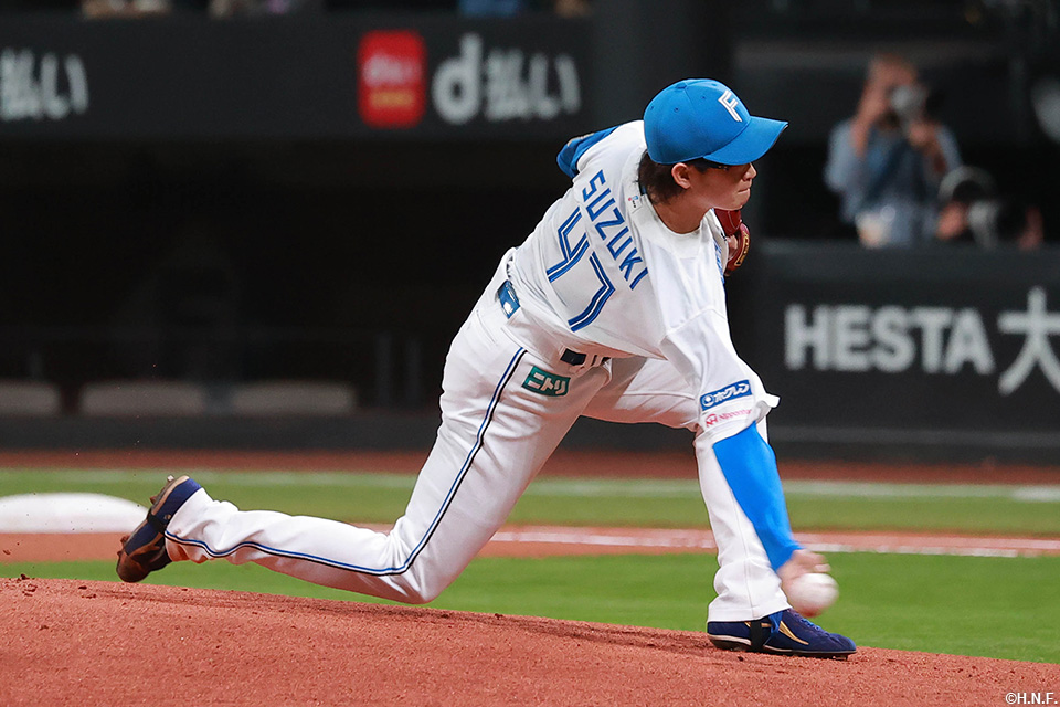 先発の鈴木投手01