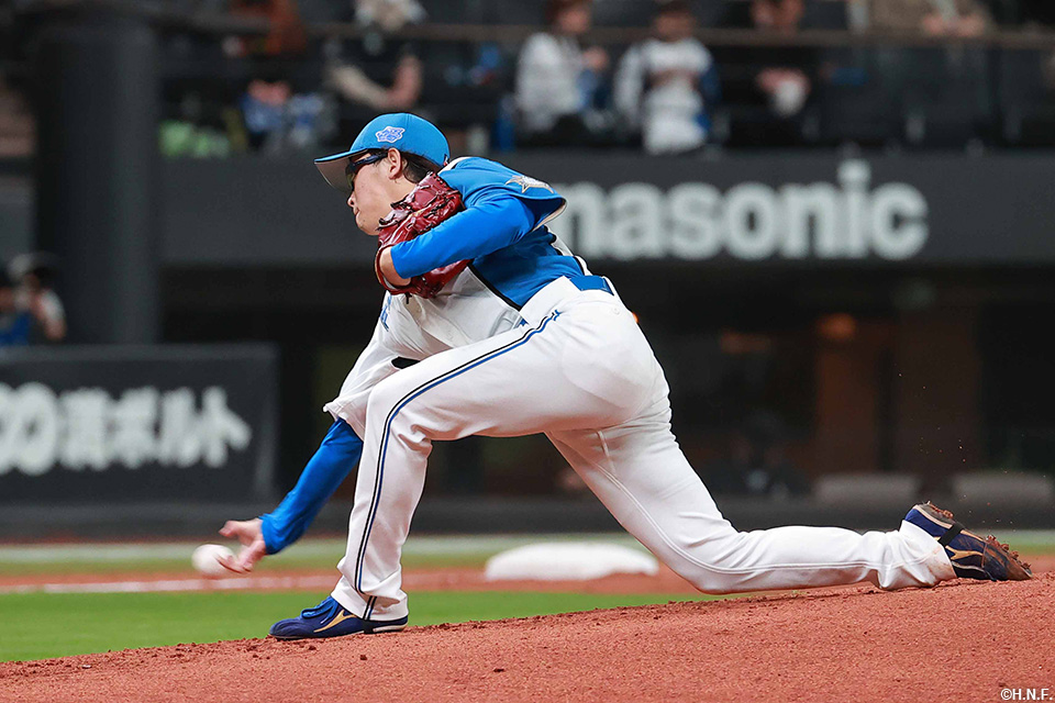 先発の鈴木投手02