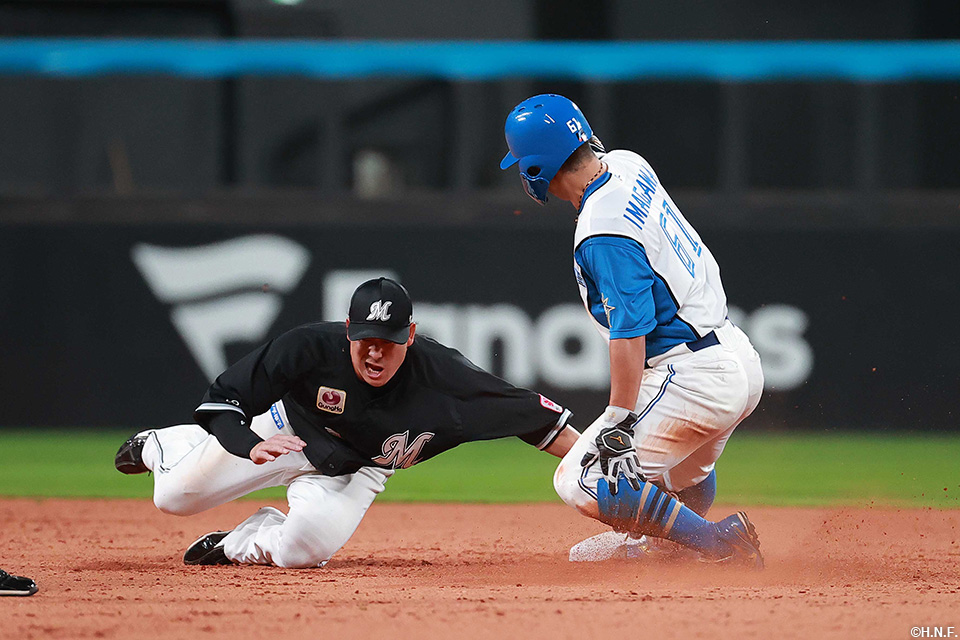 3回裏、盗塁をきめる今川選手