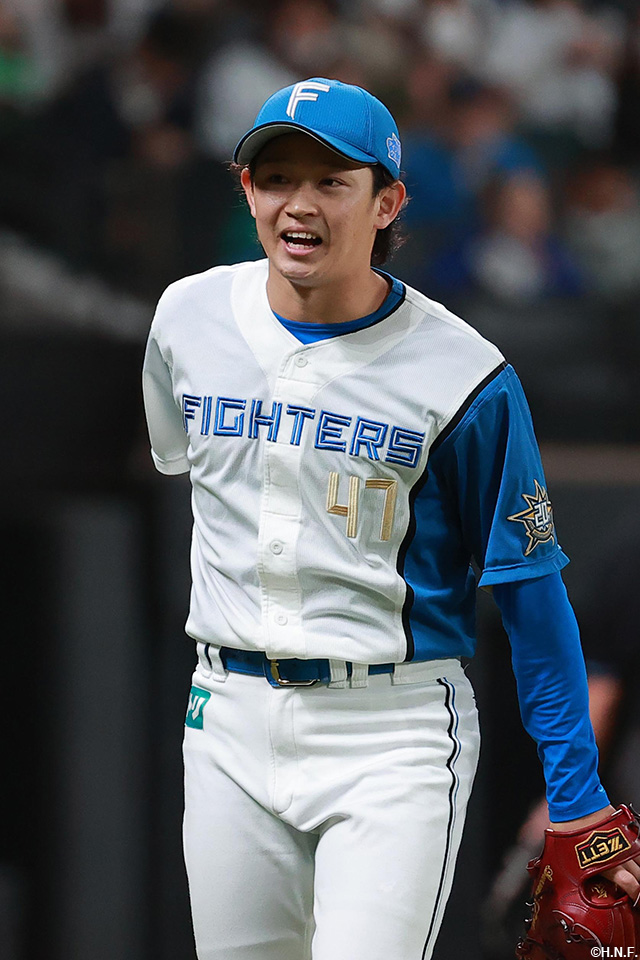 5回表を抑えた鈴木投手