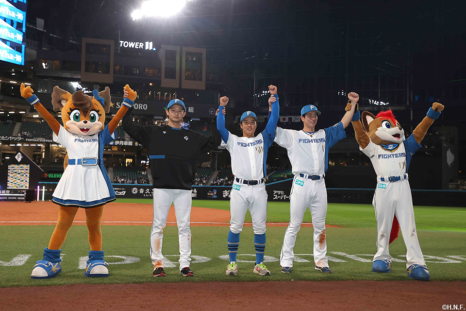 今日のヒーロー、鈴木投手、奈良間選手、松本剛選手01