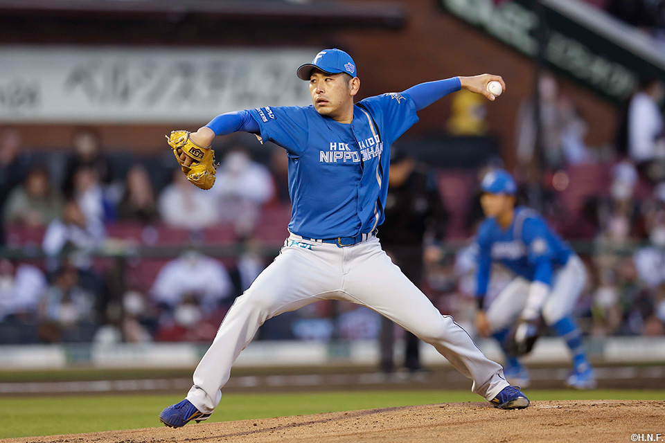 先発の加藤貴投手01