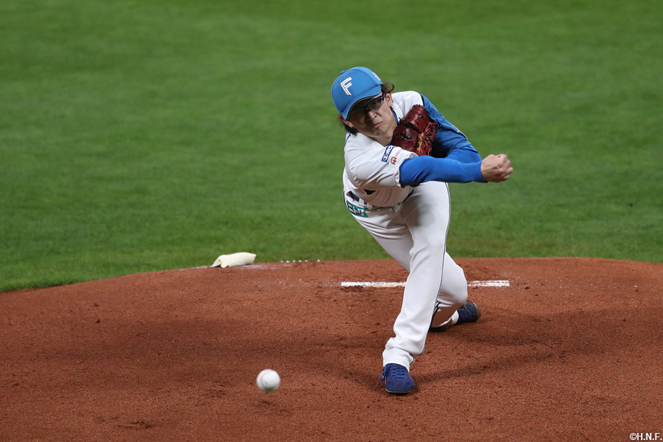 先発の鈴木投手