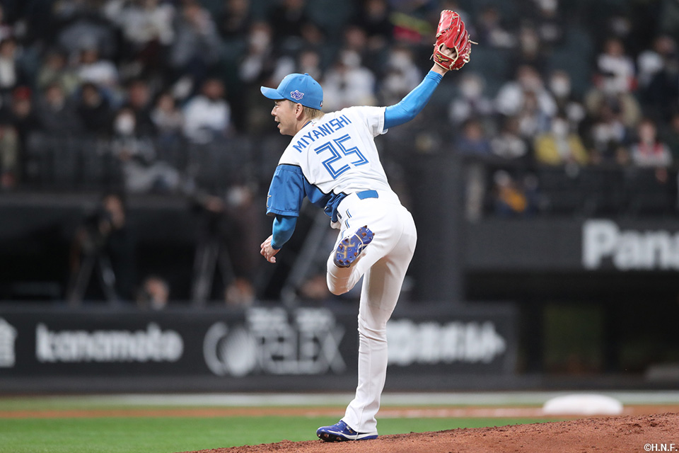 8回、二番手の宮西投手02