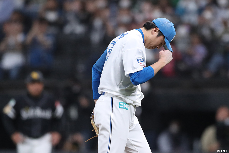 田中正投手が抑えてゲームセット01