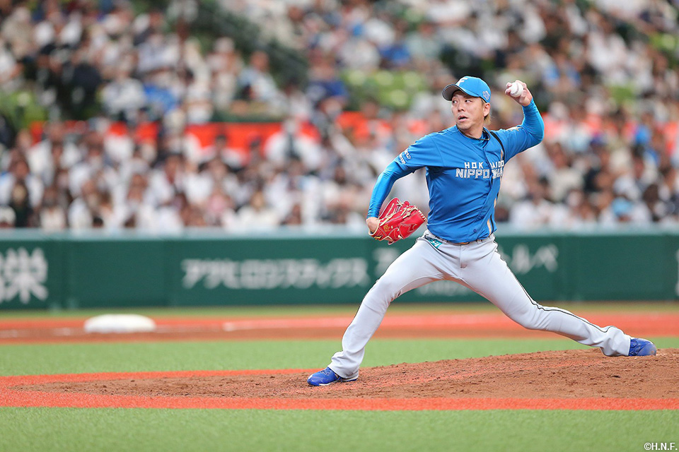 8回、四番手の宮西投手