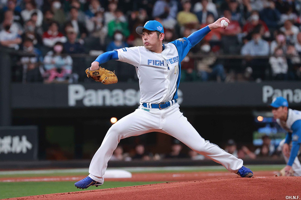 先発の加藤貴投手01