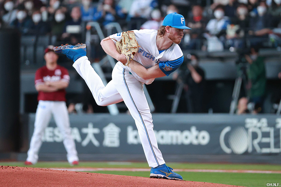 先発のメネズ投手