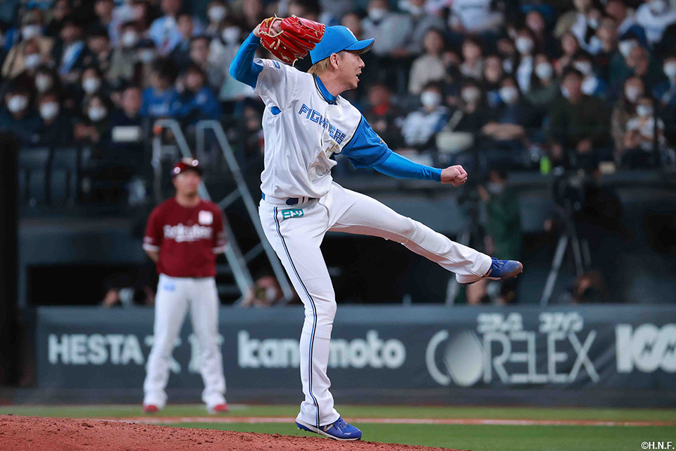 8回、三番手の宮西投手