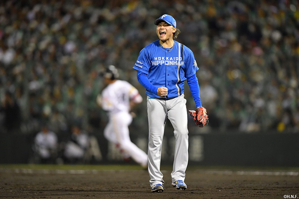 5回裏、ピンチを抑えた伊藤投手