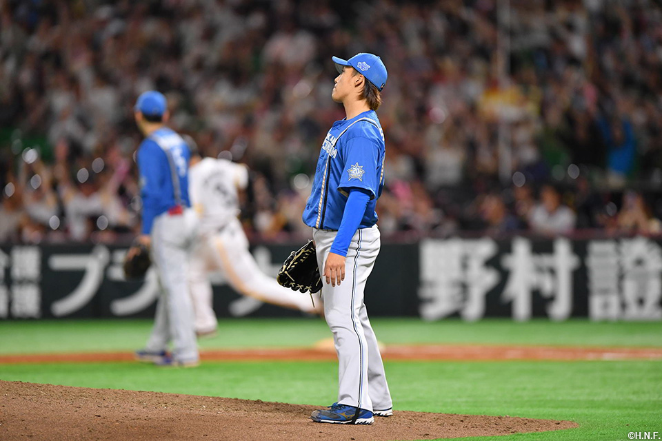 5回裏、2ランをあびた齋藤綱投手